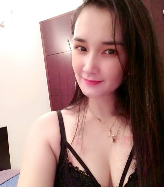 Hi guys, I'm Natasha. We will shower together first, then I will massage full body for you before I blowjob without condom and we have sex together. Contact me now!